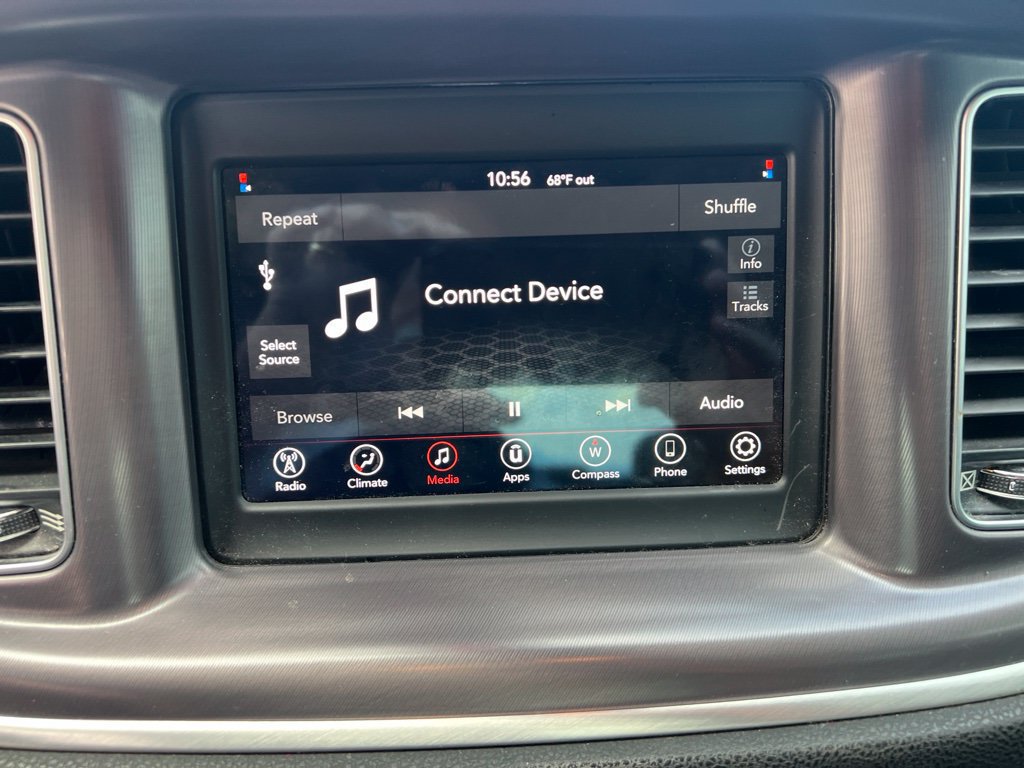Used 2020 Dodge Charger SXT RWD image 12