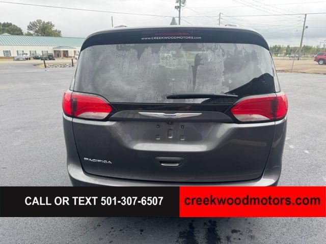 Used 2019 Chrysler Pacifica Touring-L FWD image 11