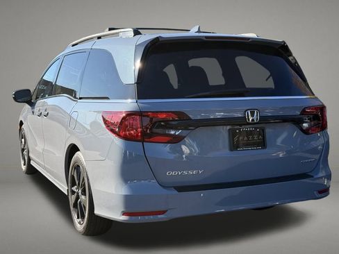Used 2023 Honda Odyssey Sport image 3