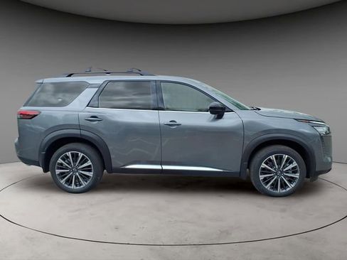New 2026 Nissan Pathfinder Platinum AWD/4WD image 10
