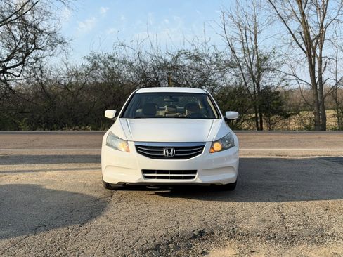 Used 2011 Honda Accord LX-P image 2