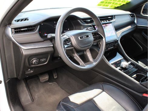 Used 2023 Jeep Grand Cherokee L Overland AWD/4WD image 12