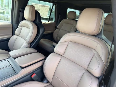 New 2026 Lincoln Navigator Black Label AWD/4WD image 12