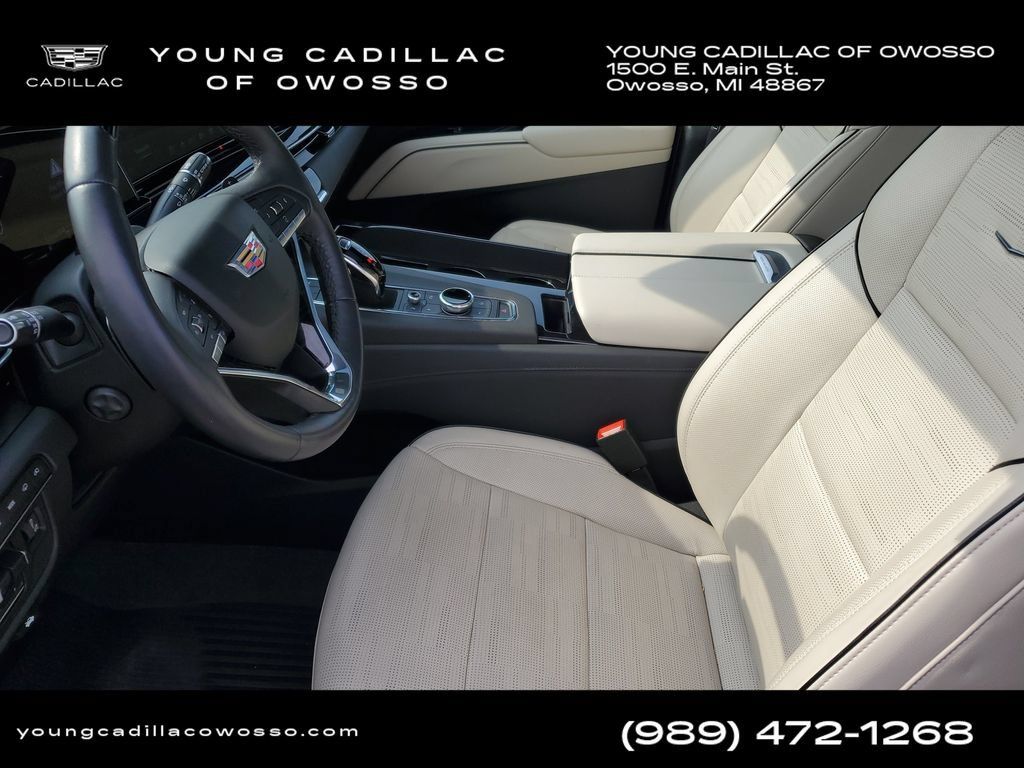 Used 2024 Cadillac Escalade Sport w/ LPO, ONYX Package AWD/4WD image 8