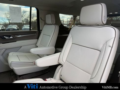 Used 2023 GMC Yukon XL Denali w/ Denali Reserve Package image 21