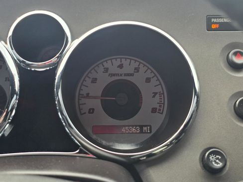 Used 2006 Pontiac Solstice Convertible w/ Premium Package RWD image 8