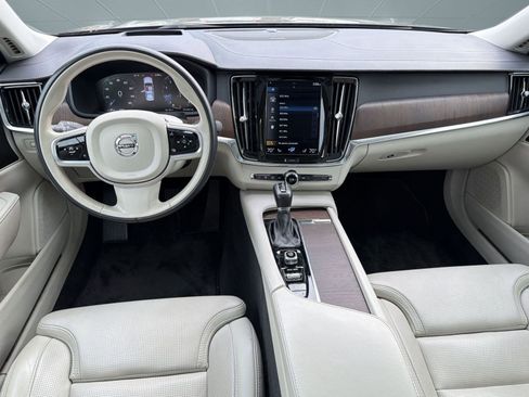 Used 2021 Volvo S90 T6 Inscription image 17