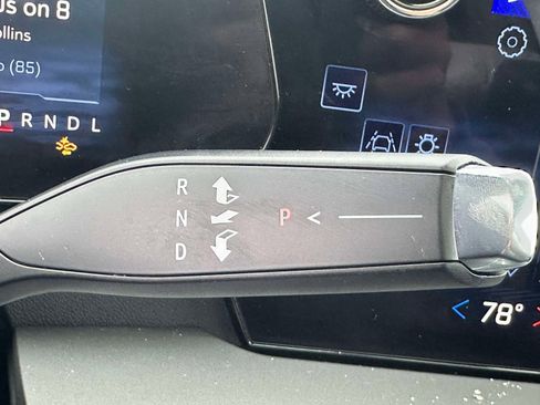 Used 2025 Chevrolet Traverse LT w/ Sun and Wheel Package image 18