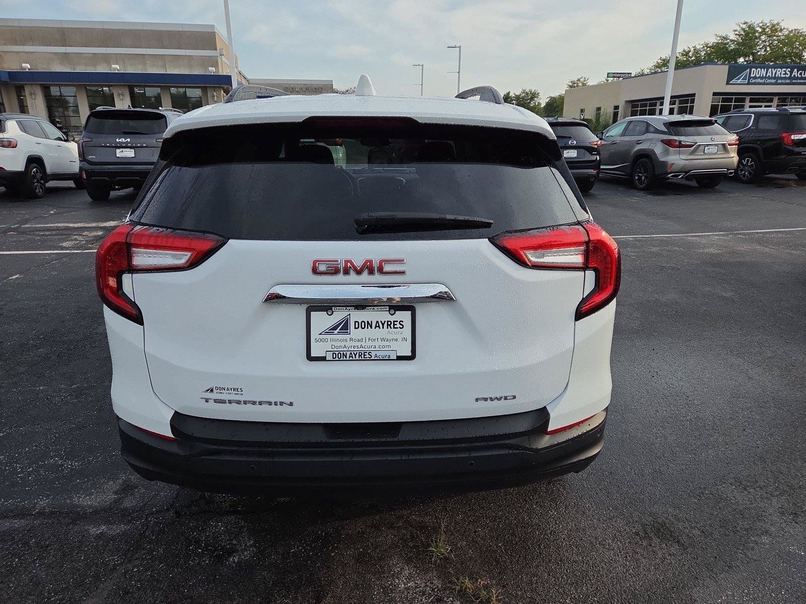 Used 2023 GMC Terrain SLE w/ Driver Convenience Package AWD/4WD image 28