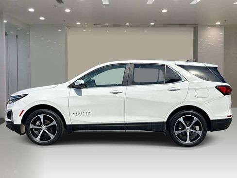 Used 2024 Chevrolet Equinox LT AWD/4WD image 2