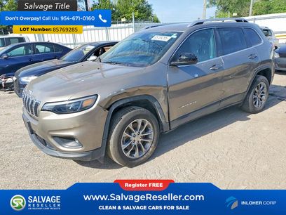 Used 2019 Jeep Cherokee Latitude Plus w/ Comfort/Convenience Group