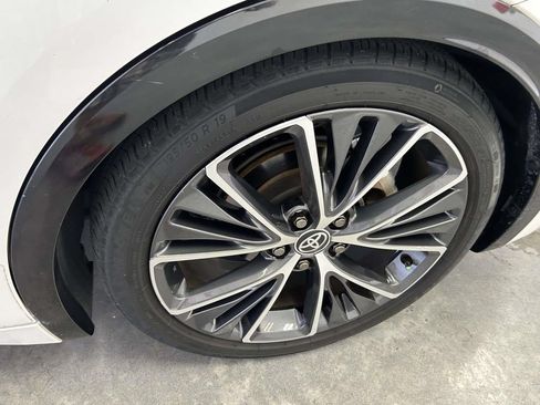 Certified 2023 Toyota Prius Limited w/ Limited Premium Package FWD image 9