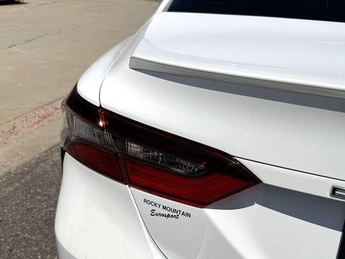 Used 2023 Toyota Camry SE FWD image 5