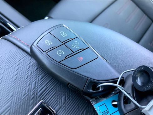 Used 2025 GMC Sierra 2500 AT4X AWD/4WD image 15