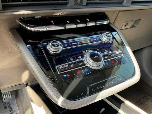 Used 2022 Lincoln Corsair Reserve w/ Elements Package FWD image 15
