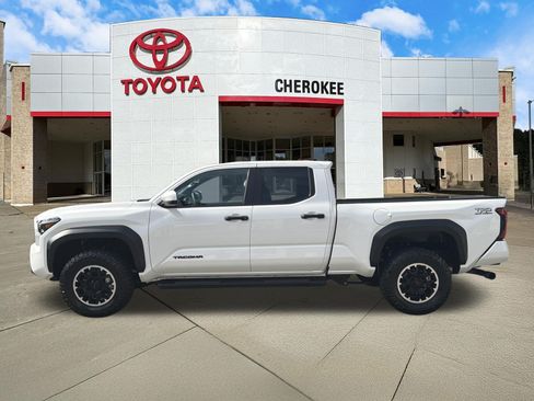 Used 2026 Toyota Tacoma TRD Off-Road AWD/4WD image 8