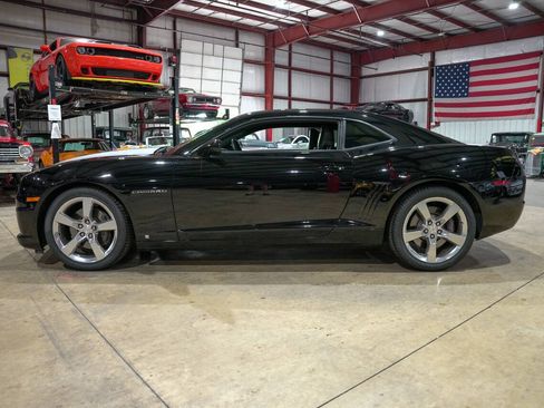 Used 2010 Chevrolet Camaro SS RWD image 4