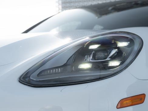 Used 2020 Porsche Panamera 4S image 39