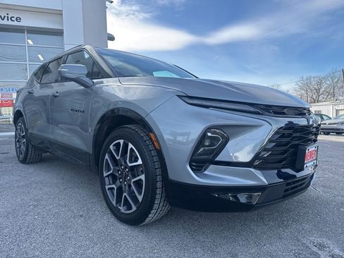 Used 2023 Chevrolet Blazer RS w/ Enhanced Convenience Package image 3