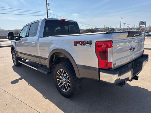 Used 2019 Ford F250 Lariat w/ Lariat Value Package image 5