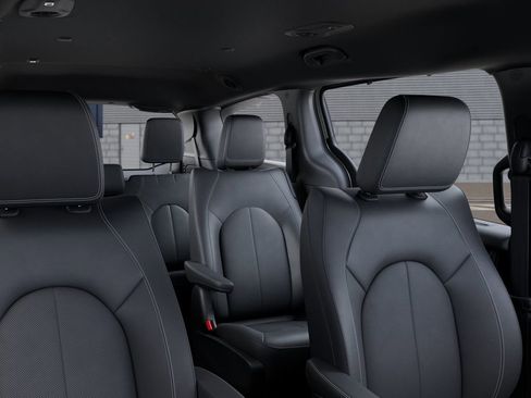 New 2026 Chrysler Pacifica Select AWD/4WD image 27