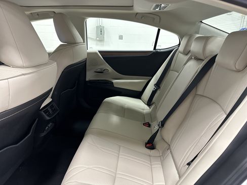 Used 2023 Lexus ES 350 w/ Accessory Package (Z2) FWD image 31