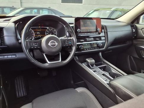Used 2022 Nissan Pathfinder SV image 11