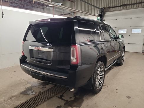Used 2019 GMC Yukon Denali image 3