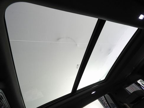 Used 2021 GMC Yukon XL Denali w/ Denali Ultimate Package image 30