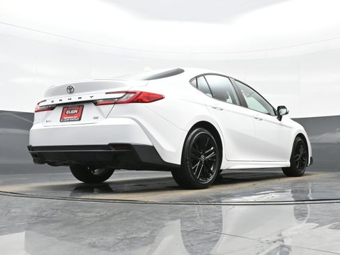 Used 2025 Toyota Camry SE image 31