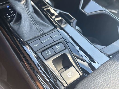 Used 2025 Toyota Camry XLE w/ Premium Plus Package FWD image 39