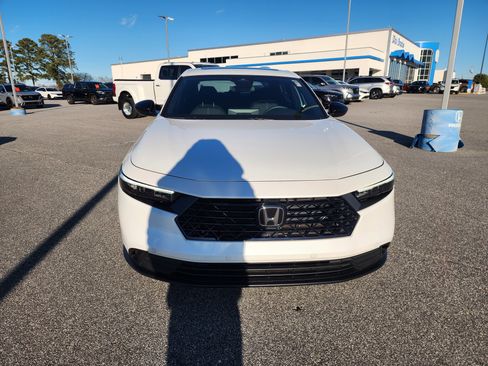 Certified 2023 Honda Accord Sport image 9