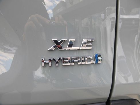 Used 2019 Toyota RAV4 XLE w/ Convenience Package AWD/4WD image 10
