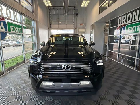 Used 2024 Toyota Tacoma Limited w/ Limited Package (LT) AWD/4WD image 2