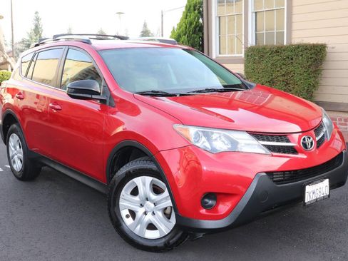 Used 2015 Toyota RAV4 LE AWD/4WD image 1