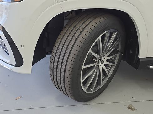 New 2026 Mercedes-Benz GLS 450 4MATIC image 34