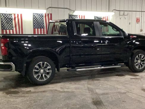 New 2025 Chevrolet Silverado 1500 LT image 18