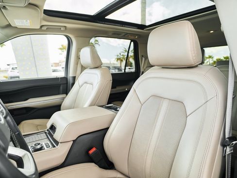 Used 2024 Ford Expedition Limited image 28