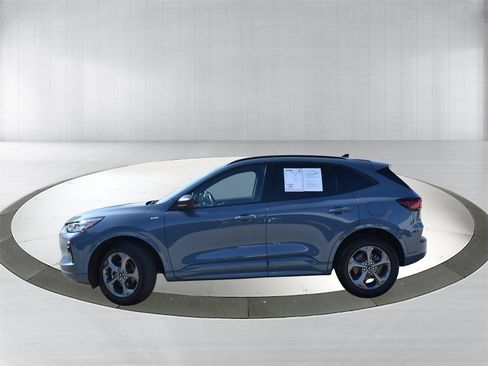 Used 2024 Ford Escape ST-Line image 3
