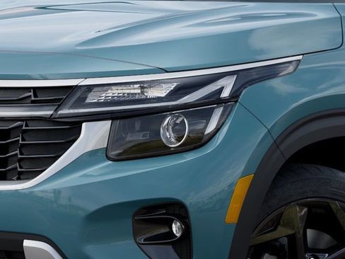 New 2026 Kia Seltos EX FWD image 10