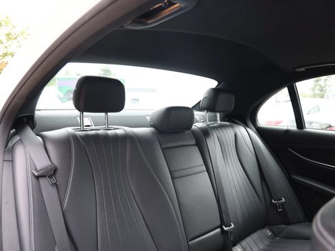 Used 2019 Mercedes-Benz E 300 4MATIC image 24