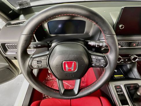 Used 2023 Honda Civic Type R image 11