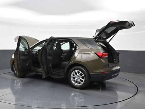 Used 2024 Chevrolet Equinox LT FWD image 32