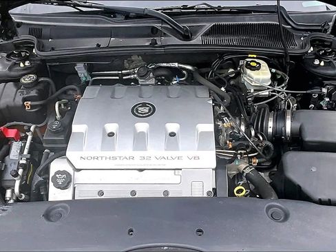 Used 2002 Cadillac De Ville DTS w/ Premium Equipment Pkg image 9