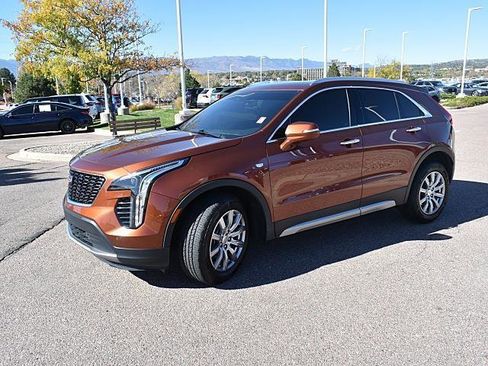 Used 2021 Cadillac XT4 Premium Luxury image 3