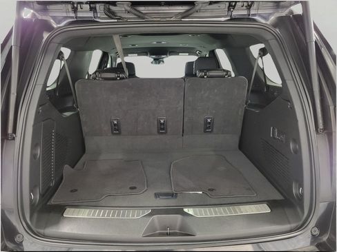 Used 2025 Chevrolet Suburban Premier AWD/4WD image 16