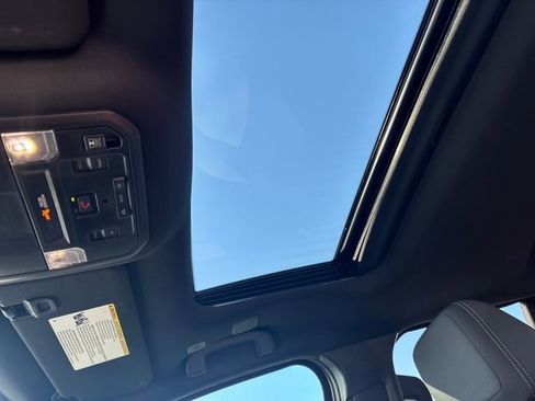 Used 2024 Toyota Tacoma TRD Off-Road image 31