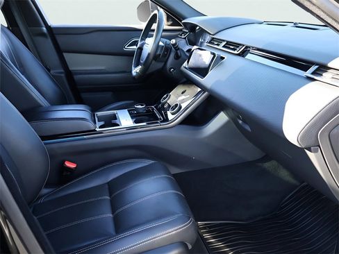 Used 2020 Land Rover Range Rover Velar S image 9