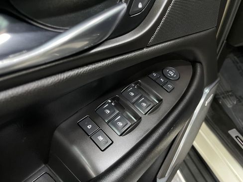 Used 2016 Cadillac Escalade Premium image 16