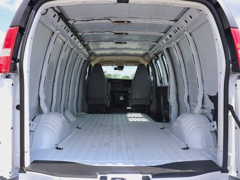 New 2025 GMC Savana 2500 Extended w/ Driver Convenience Package image 9